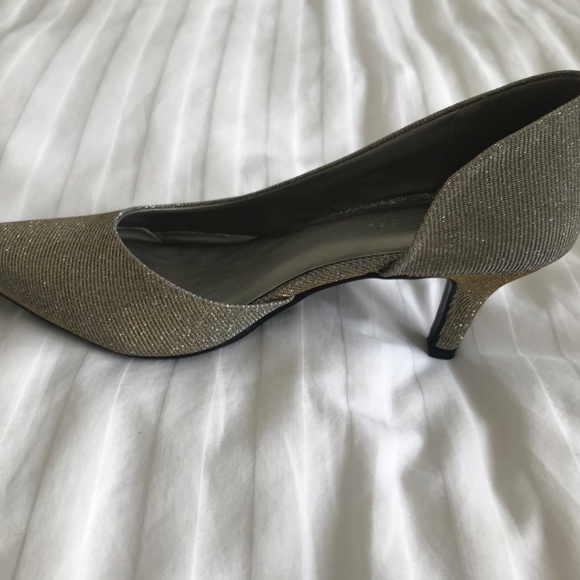 Chinese Laundry pumps size 7.5 - Picture 5 of 12